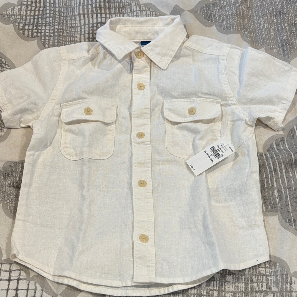 Old Navy White Short-Sleeve Button-Front Shirt with Chest Pockets